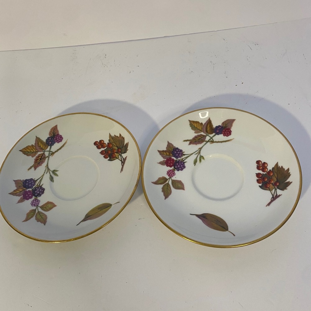 Royal Worcester Saucers White Excellent Evesham Gold Set of 2 Vintage